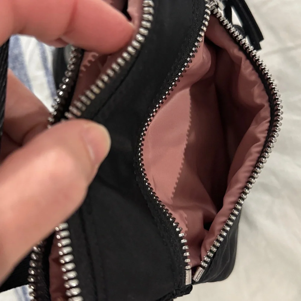 ShortyLOVE Shorthand Crossbody Bag - Picture 6 of 10